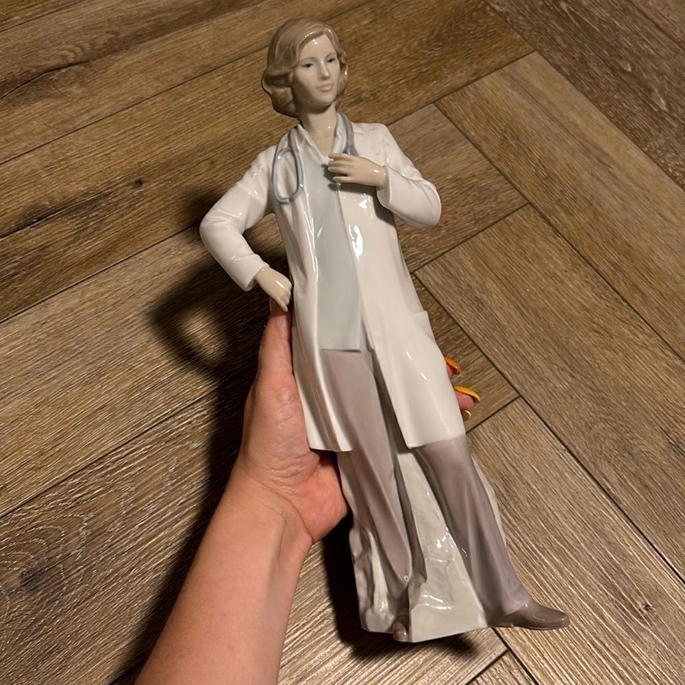 LLADRÓ Glossy Porcelain Female Doctor Figurine